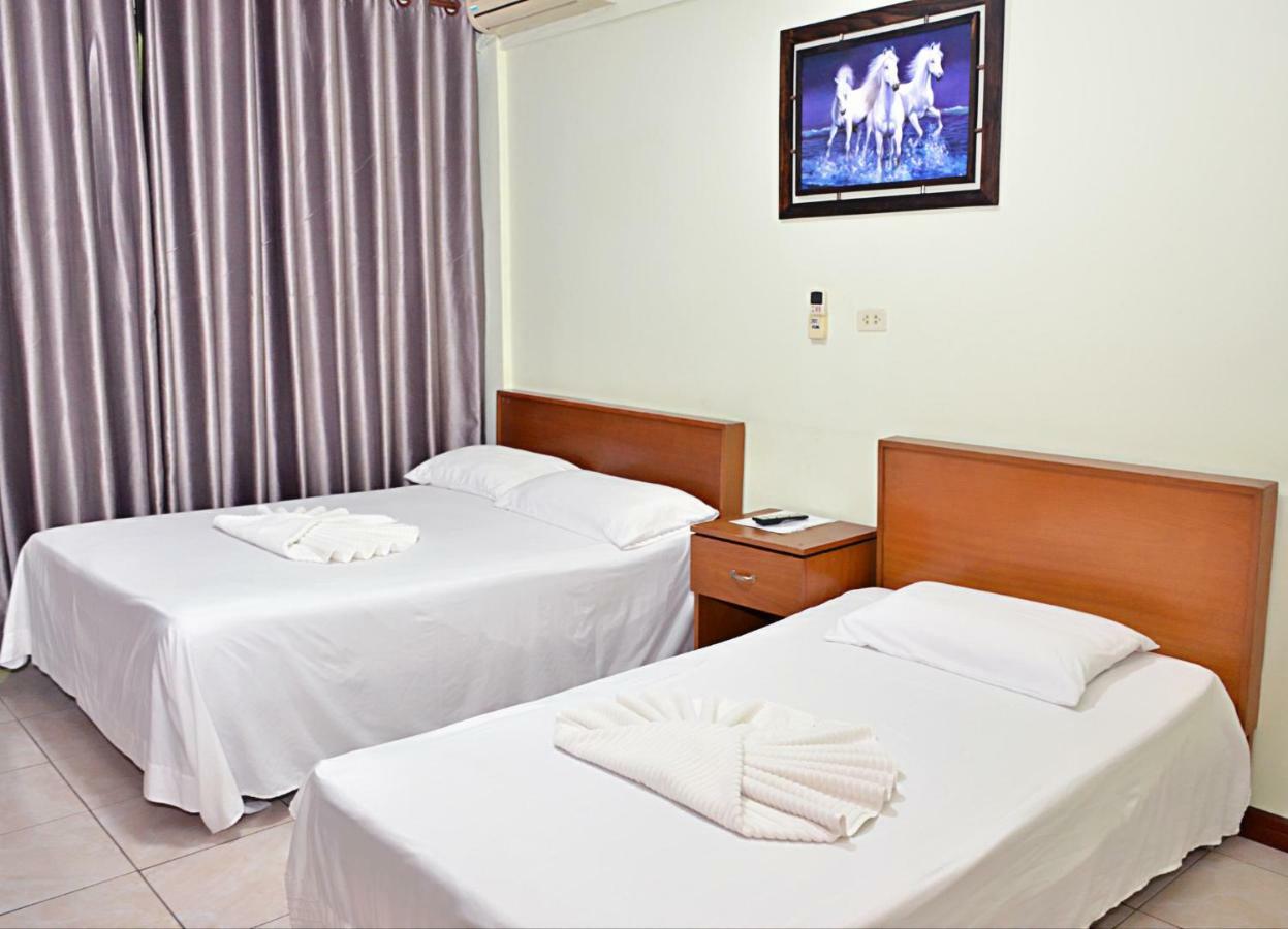 סנטה קרוז דה לה סיירה Hostal Ibiza מראה חיצוני תמונה
